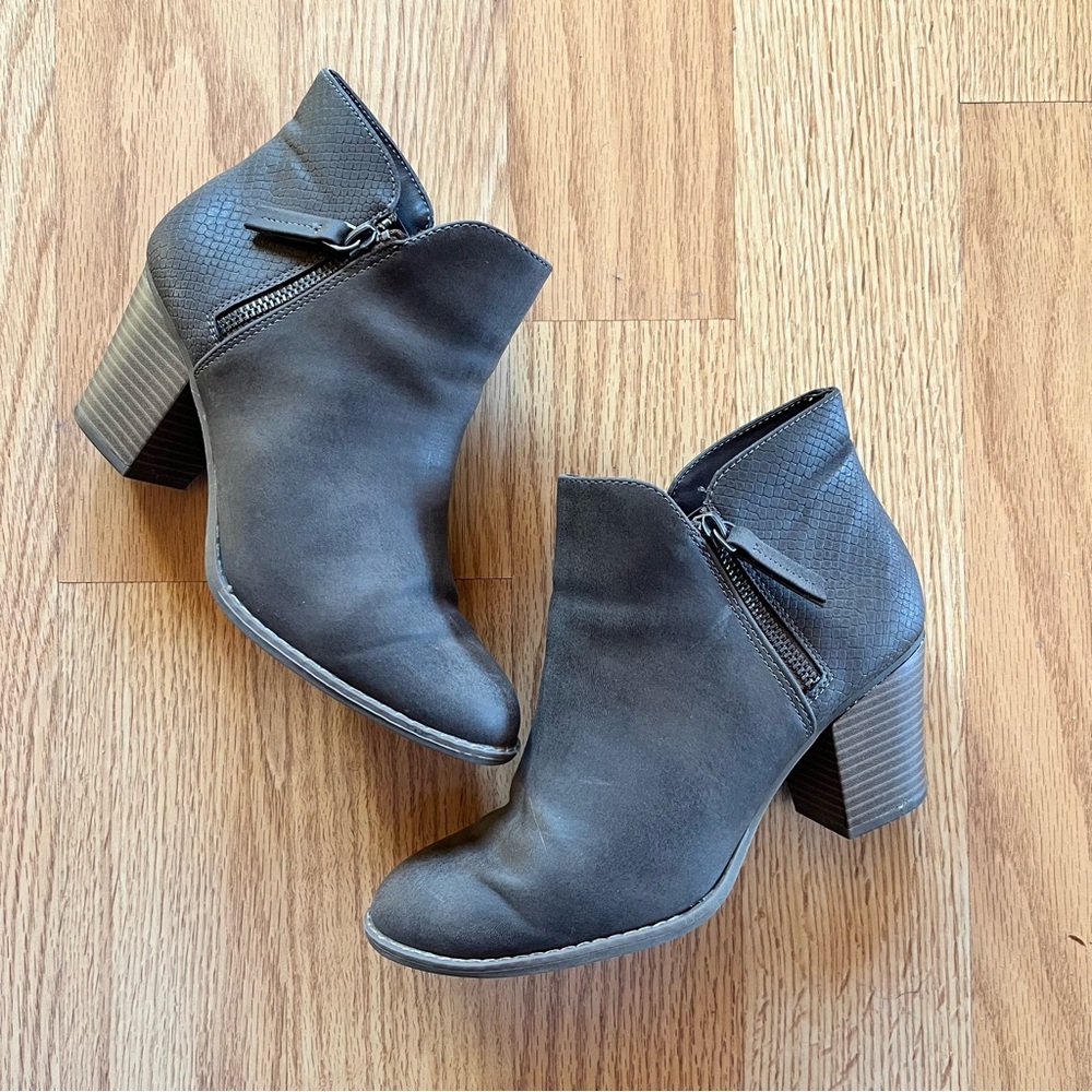 🎉HP🎉 a.n.a Grayish Brown Ankle Boots